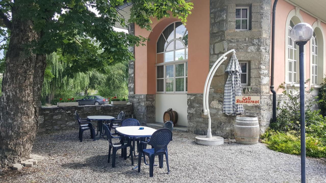 Hotel Les Berges Chippis Bagian luar foto