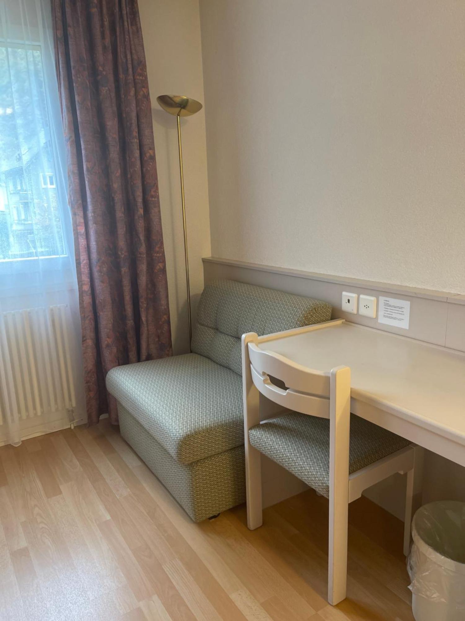 Hotel Les Berges Chippis Bagian luar foto