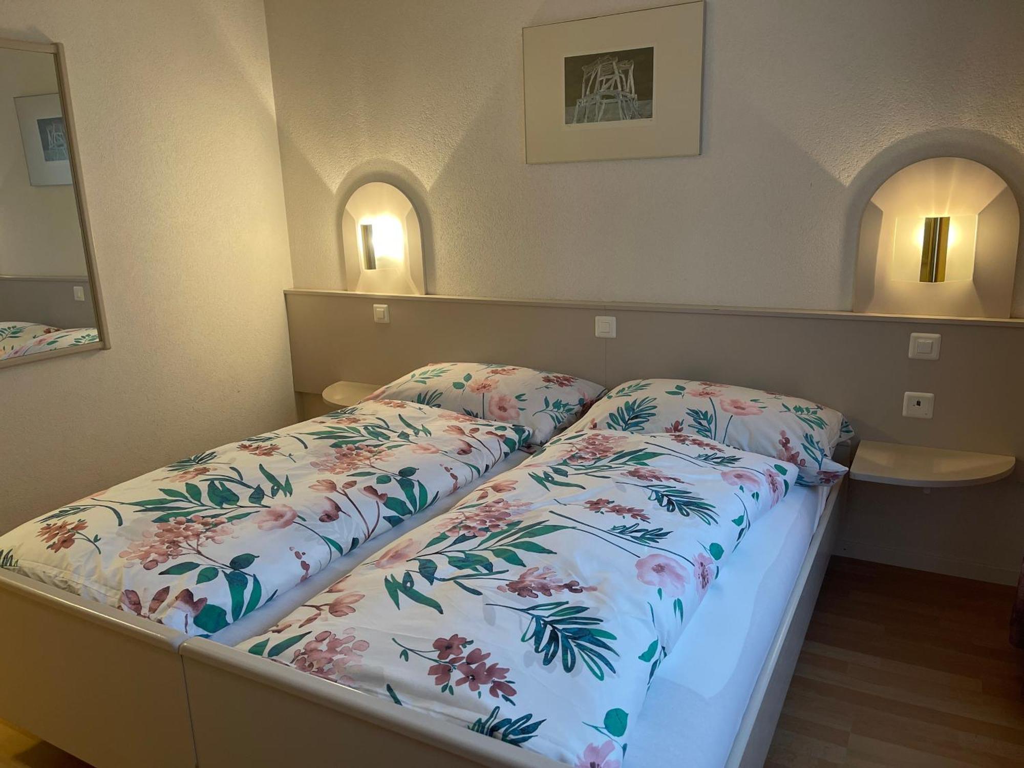 Hotel Les Berges Chippis Bagian luar foto
