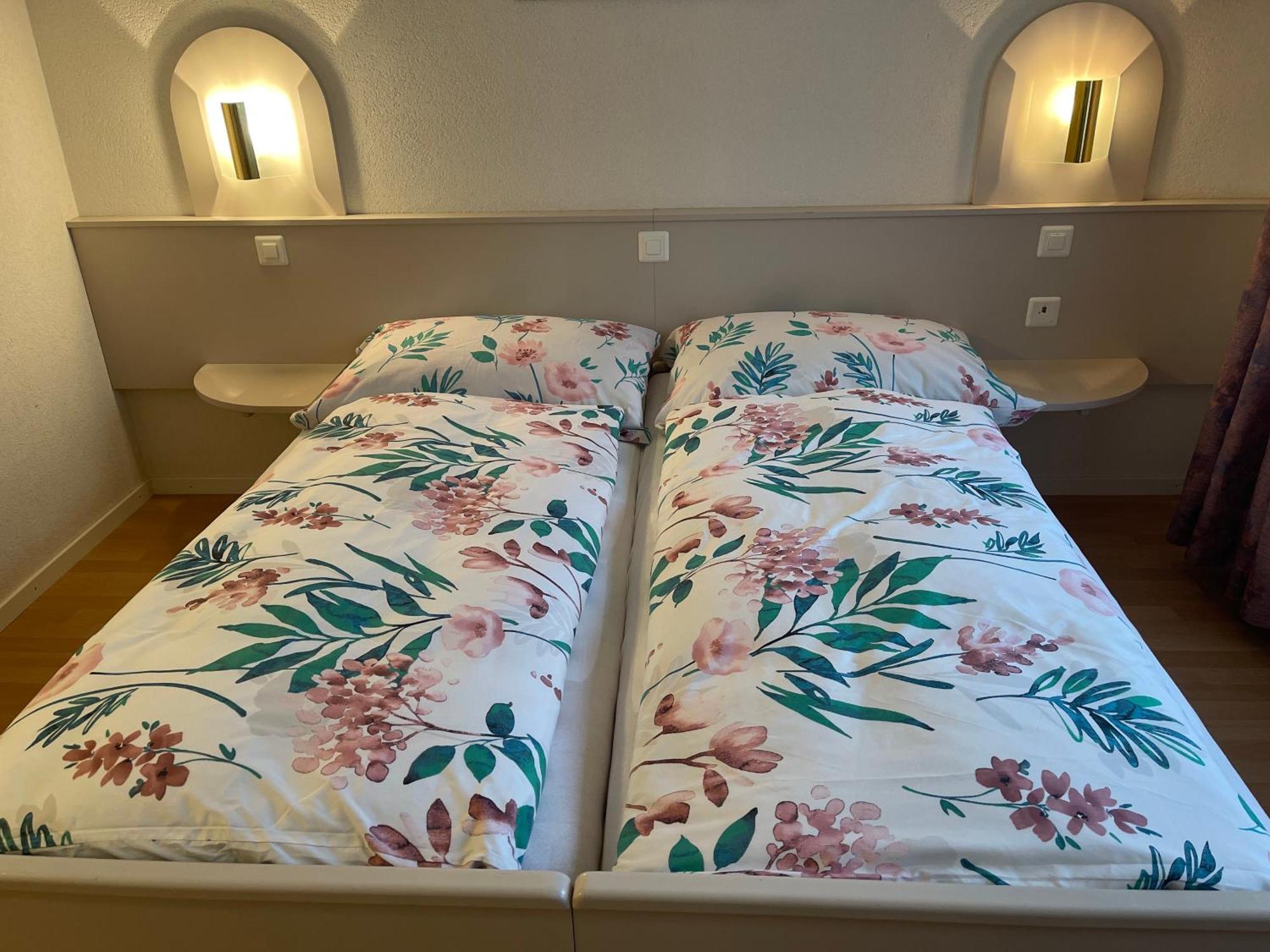 Hotel Les Berges Chippis Bagian luar foto