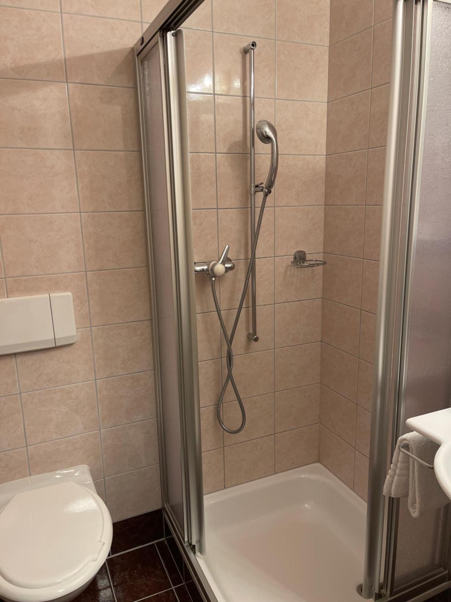 Hotel Les Berges Chippis Bagian luar foto